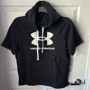 8Z👚 Rival fleece  Hoodie with front Logo